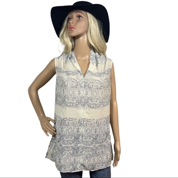 Cabi White and blue sleeveless patterned top/tunic - Picture 1 of 10
